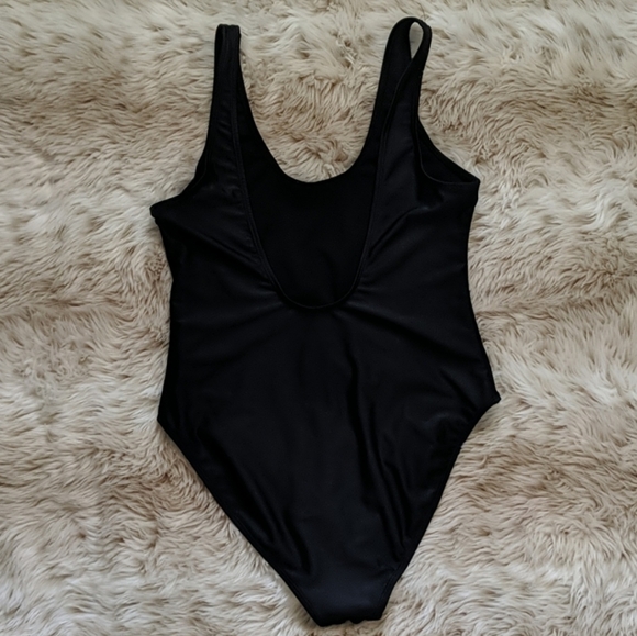Classic black bathing suit - Picture 6 of 8